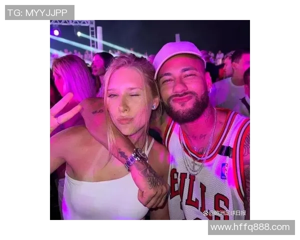 与足球传奇共度时光亲密合影瞬间展现球星风采和独特魅力