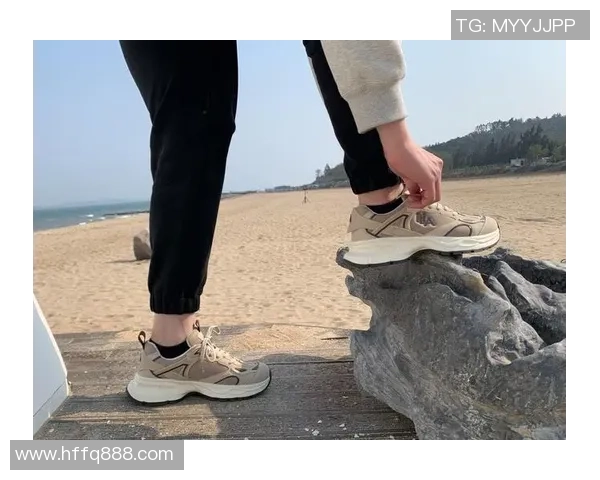 无鞋带设计引领潮流 足球明星脚下的创新与舒适之选