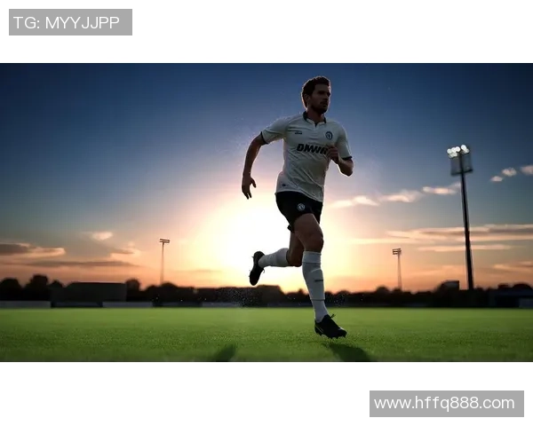 球星携女友共赴绿茵场上演浪漫瞬间展现甜蜜默契与温馨时刻