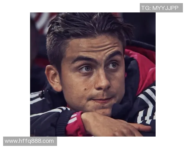 经典足球巨星黑白头像集结展现传奇瞬间与不朽风采 经典足球巨星黑白头像集结展现传奇瞬间与不朽风采