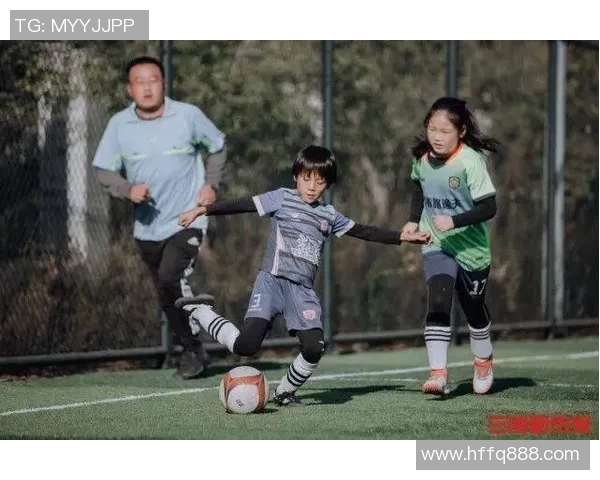 足球少女球星风采展现青春力量与梦想追逐 足球少女球星风采展现青春力量与梦想追逐