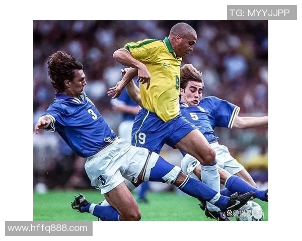 历届十大足球球星综合排名盘点 与时代巨星的辉煌传奇